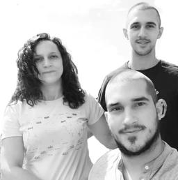 ALEKSANDRA, NEMANJA I MLADEN KORUGA
1979, 2003, 2006