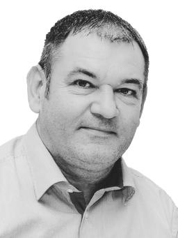 Mr.ph. DRAGANA RADOVIĆA